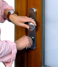 T&uuml;r abschlie&szlig;en